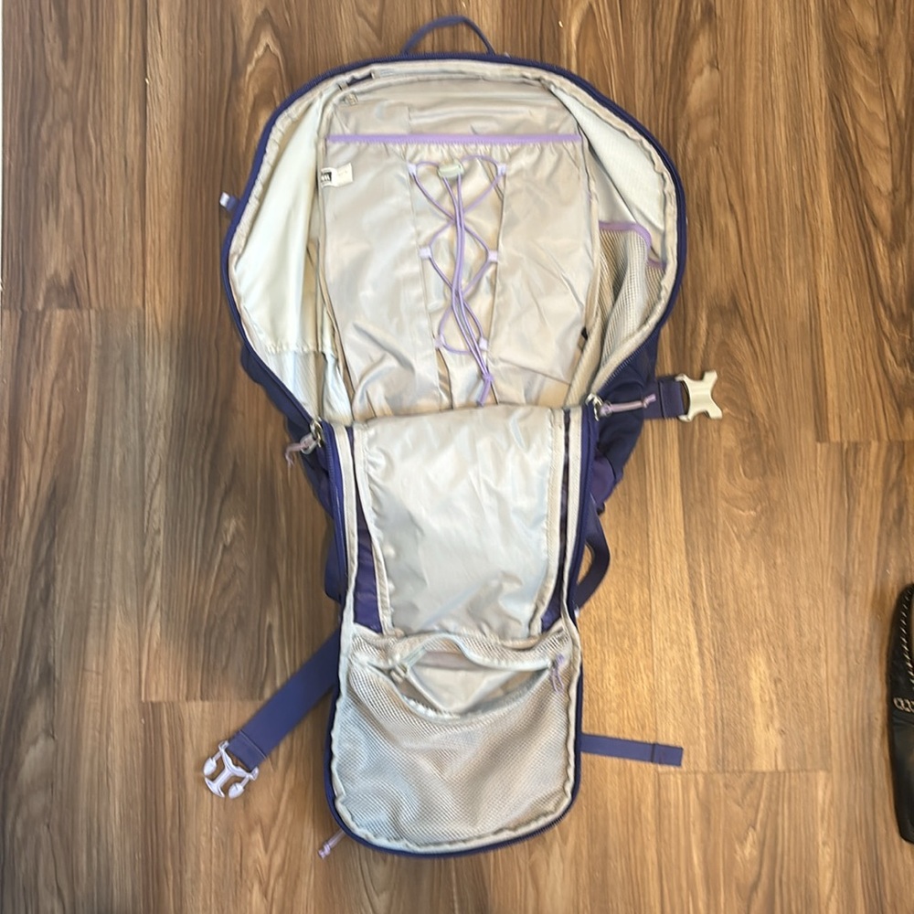 REI Trail 40 Backpack - Purple - Picture 4 of 10